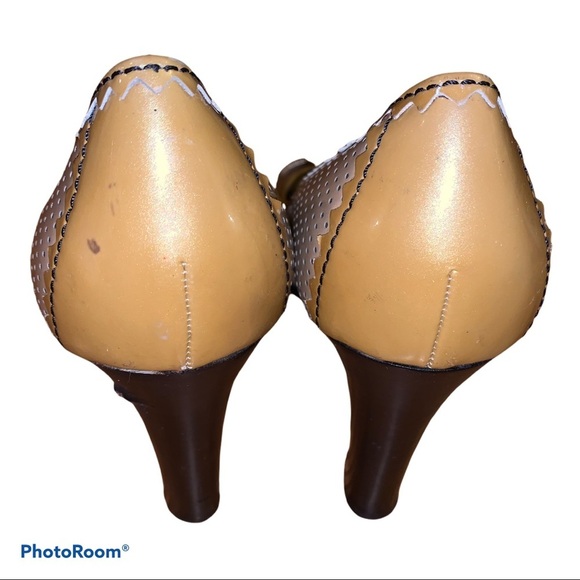 Fendi Mustard Yellow Patent Leather Perforated Pumps Heels size 38.5 - Picture 8 of 12